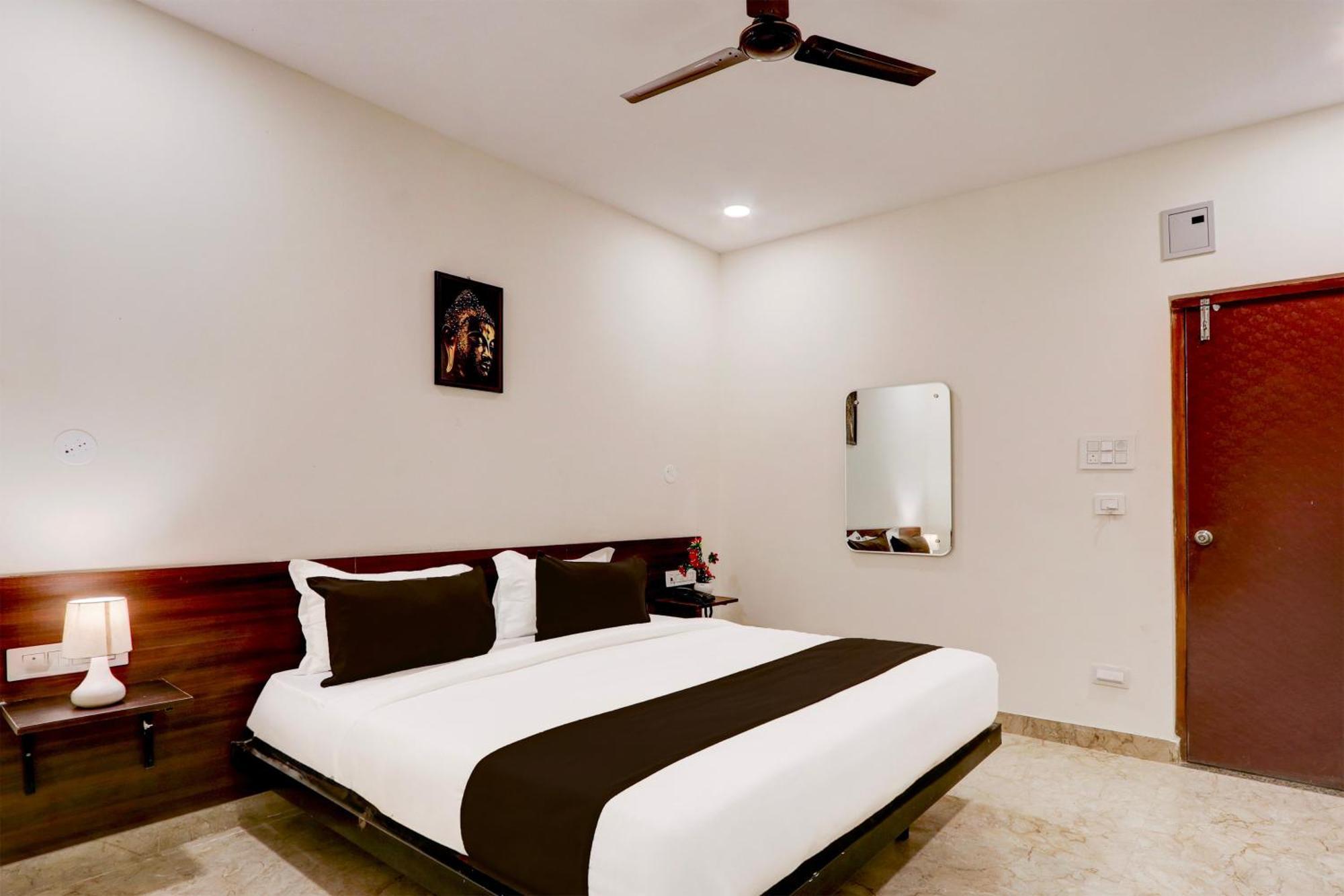 Townhouse Oak Bhooja Hotels 하이데라바드 외부 사진